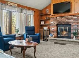 Mohegan by AvantStay Private Dock Firepit Community Pool Beach