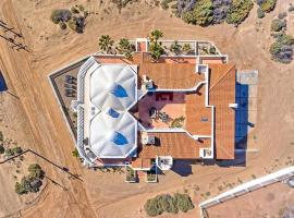 Quiet Bungalow near Beach Barefoot Bungalow 3 โรงแรมในLas Conchas