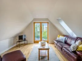 Pond View Loft