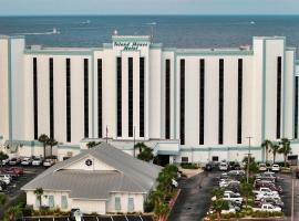 The Island House Hotel a Doubletree by Hilton, hotel em Orange Beach