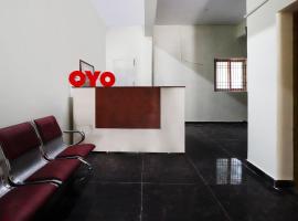 OYO 67036 RR Residency, hotel i Āvadi