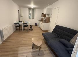 LONI EXPERIENCES - L'Escale, Hotel in Challans