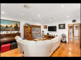 THE LAKES HIDDEN gem, hotell i South Morang 