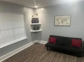 3 bedroom 2 bath private home in Quiet nice Neighborhood