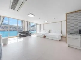 Yeosu Turtleship Pension