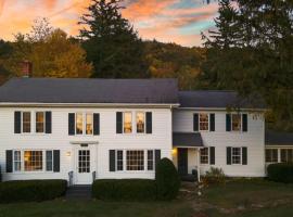 Whitney by AvantStay Private Berkshires Estate โรงแรมในSheffield