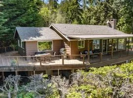 Eagles Watch by AvantStay Large Deck w Views