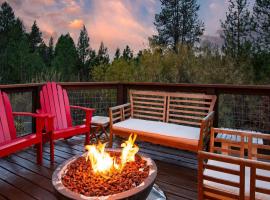 Private Boat Ramp Access Hot Tub Fire Pit Deck River Meadows by AvantStay, Hotel in Bend