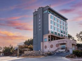 Incheon The Rest Hotel، فندق في انشيون