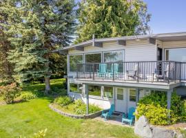 Sunny Side Island Retreat by AvantStay Backyard, hotel v mestu Freeland