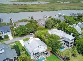 1307 Cove Avenue by AvantStay