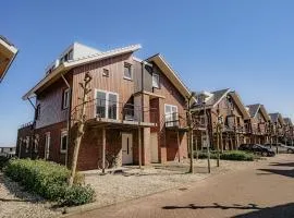 Uitgeest Apartment with Waterpark Nearby