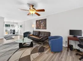 Executive & Luxury 2-bedroom Townhouse with Pool