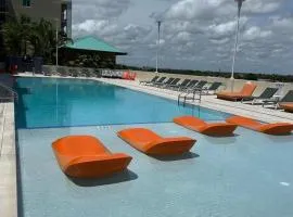 Spacious 2 BR Apartment in Dania Beash