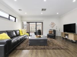 Comfort and Space in Laras Family Friendly Home, hotel a Lara