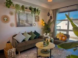 GreenLuxe Garden - Free Parking - 15 Min Drive to Stampede