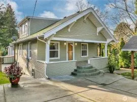 Cozy 4BR House Perfect for Families in West Seattle