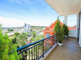 Home nguyên căn - trung tâm Đà Lạt - View đẹp, khách sạn ở Đà Lạt
