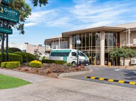 Quality Hotel Melbourne Airport, hótel í Melbourne