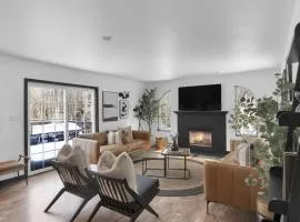 Stillwater by AvantStay Hot Tub Theater Game Room Firepit BBQ Near Lakes Skiing Hiking