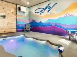 Jolene- Cabin Goals, Best Location, Pool & Hot Tub, Dogs!