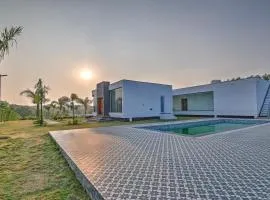 Alaya Stays Amaltas 4 BHK Countryside Hideaway With Pvt Pool, Lush Garden & 360 Aravali Views