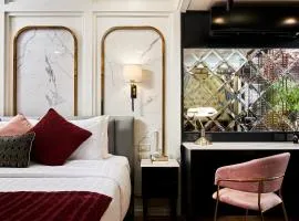 THE MOMENT - Seasonal Design Boutique