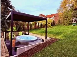 Ferienhaus mit Whirlpool - Garten & Spielzimmer - bis 6 Gäste