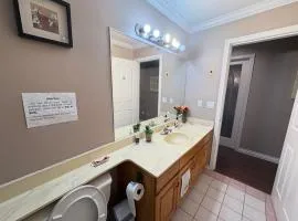 Modern Suite in Metro Vancouver - Near King George Boulevard, Free Parking