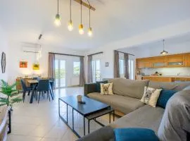 Sea View Family Apartment Nian by Renthub