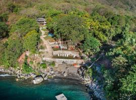 Laguna Beach Club, glamping en La Laguna