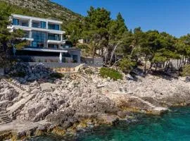 Luxury Seafront Villa Miracul Korcula with Pool