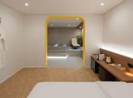 From H Dongbaek Hotel by kwon Cheonan Seongjeong