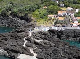 Faial Oceanfront Getaway AL, hotel a Horta