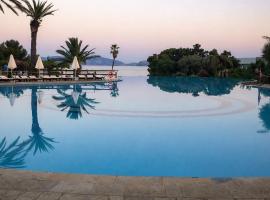 Hydra Beach Resort, готель у місті Thermisía