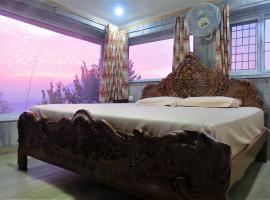 Swami Manjulanand Ji Ashram โรงแรมในMohan Chatti