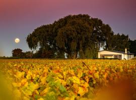 St Leonards Vineyard Cottages, hotel sa Blenheim