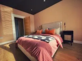 5 Bed house sleeps10 free parking pets city centre