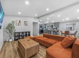206 Modern spacious retreat with 4B 4ba full amenities