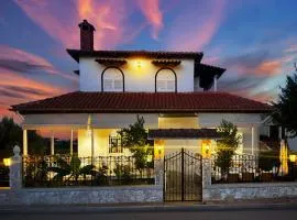 Eden Park Sozopoli - 7 BDR Beach Villa - Yard