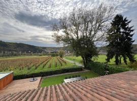 Maison de vacances avec vue au cœur des vignes, hotel u gradu Albas