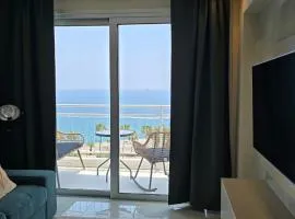 SEAFRONT 1BDR, Panoramic views, central Marina