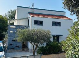 Apartmani Artatore, hotelli kohteessa Čunski