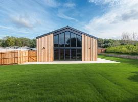 Spacious, high quality barn conversion, hotel i Lenwade