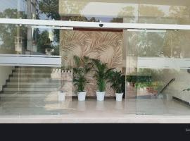 ThE GRAND REGENCY, viešbutis mieste Rāmpur