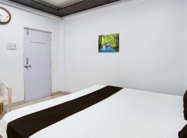 Hotel O Raj Resort, hotel i Sopāra