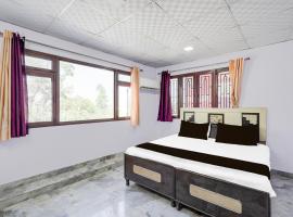 Hotel O Riyansh Restaurant and hotel, Hotel in Jhājra