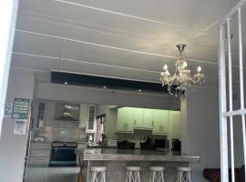 Abebe Guest House – hotel w mieście George