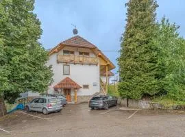 Oblak Estate Apartments