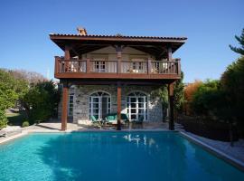 Çeşme Havuzlu Müstakil Villa, hotel a Tursite